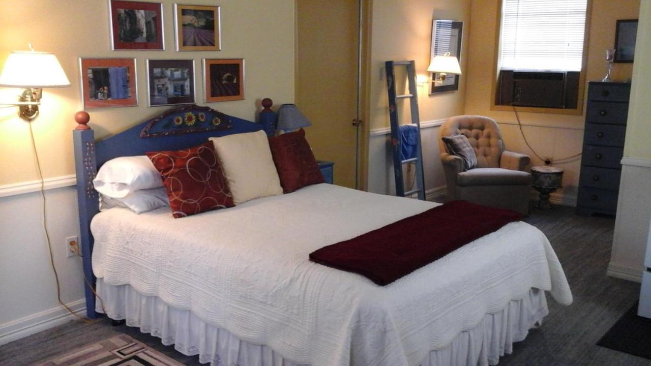 Kelumac Christmas Tree Farm B&B Bryan Esterno foto
